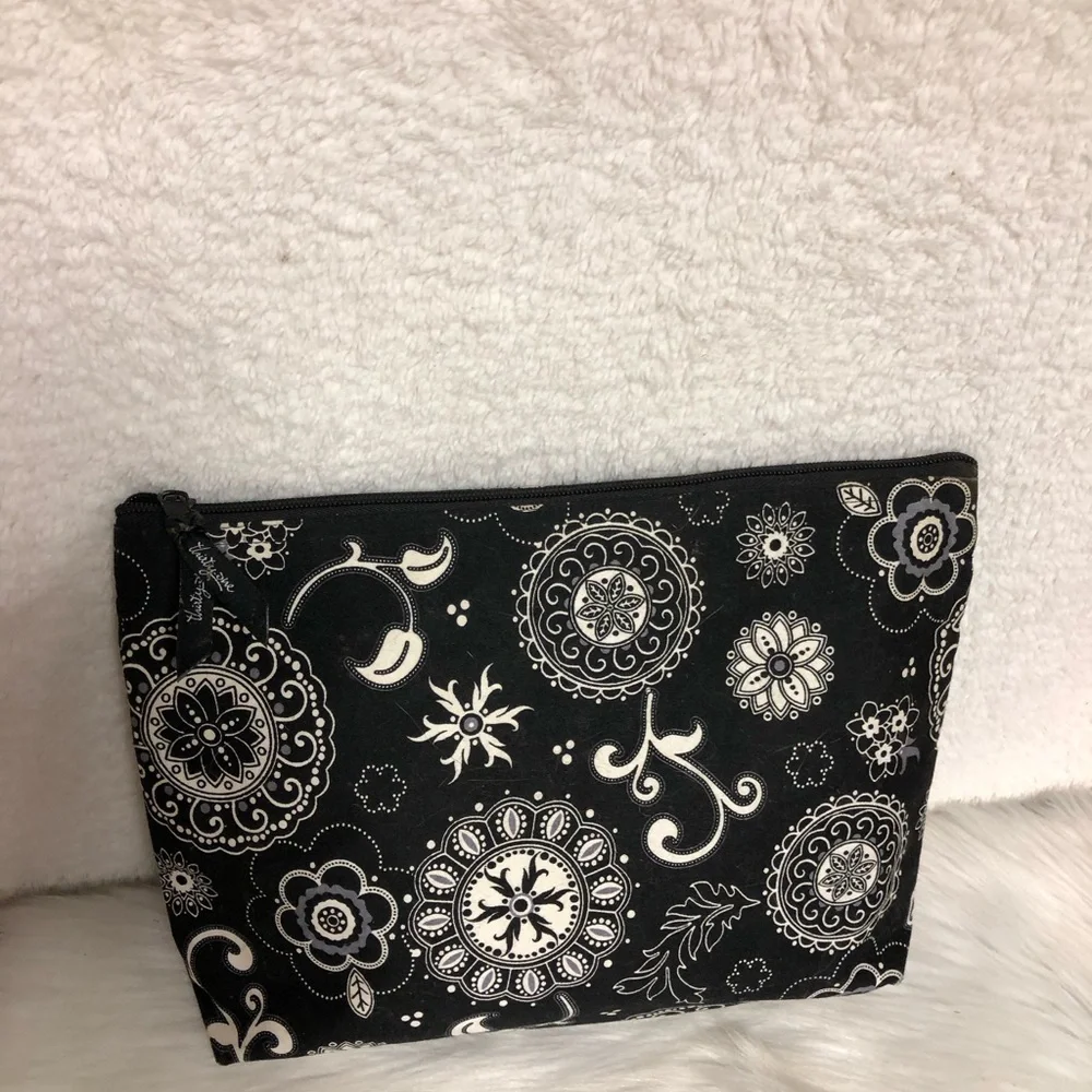 thirty-one Black and White Floral Paisley Cosmetic Bag